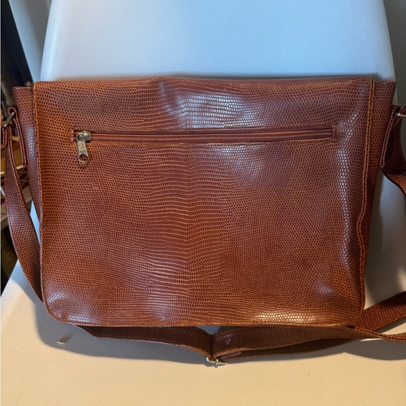 Sold - Picture 3 of 4